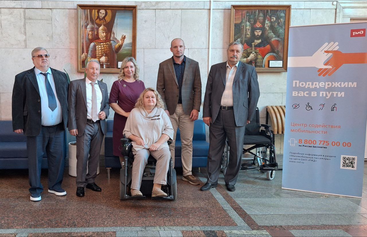 В Брянске открылся новый зал ожидания на вокзале - комфортный и доступный для всех!
