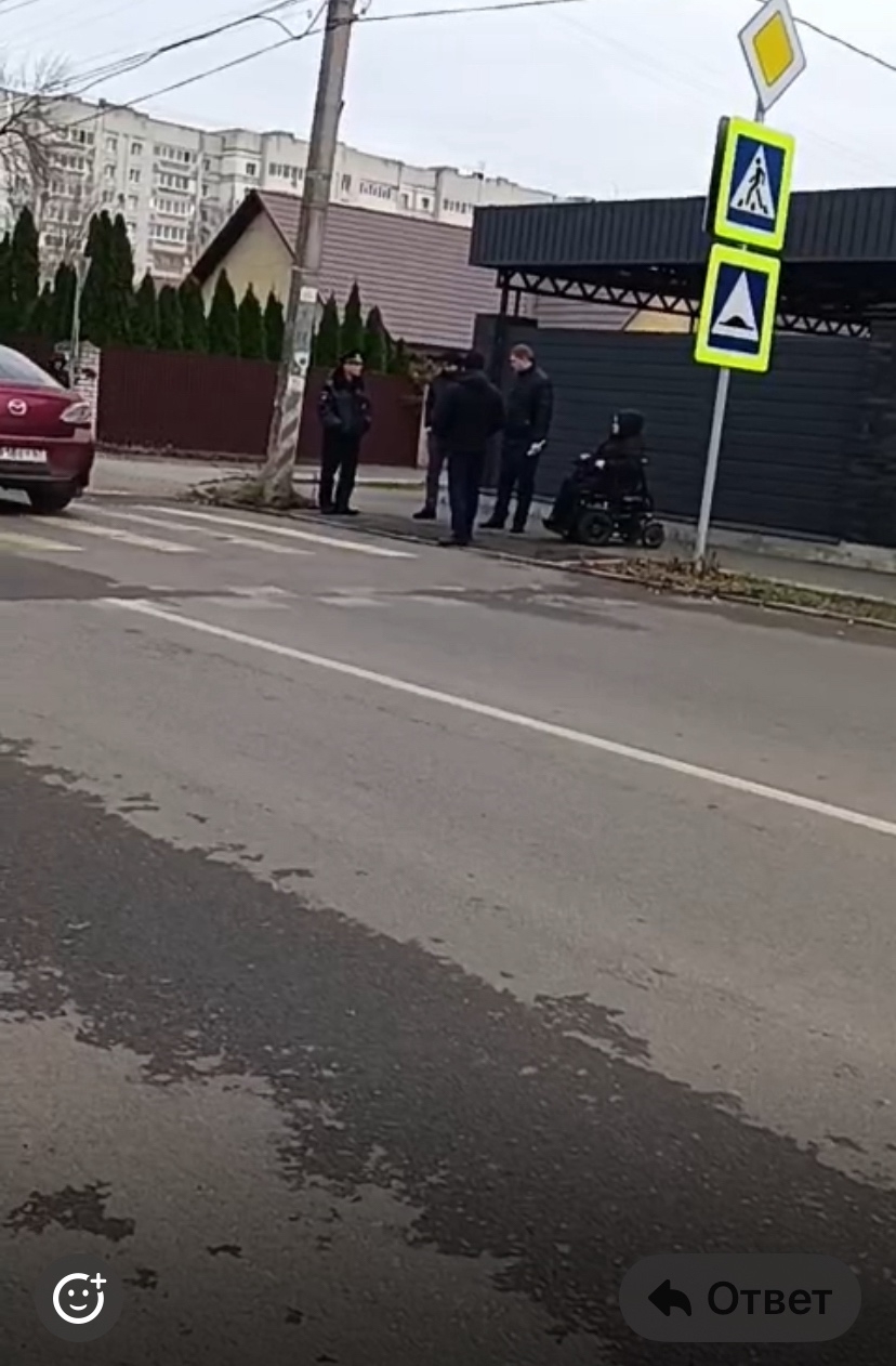 Сегодня в рамках встречи помощника прокурора Фокинского района и представителей города, дорожной службы, ГББД обсудили проблемы и пути повышения доступности улицы Менжинского для маломобильных граждан.