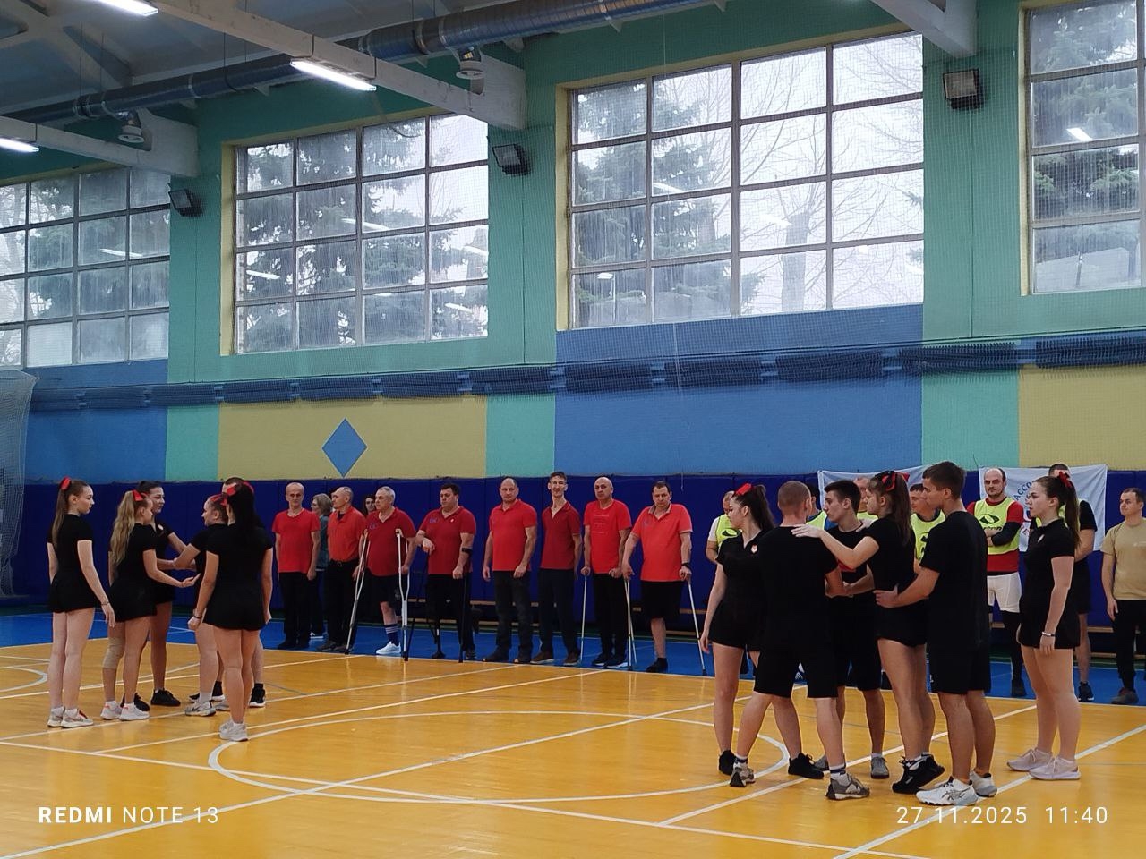 В Брянске 27 ноября прошел спортивный турнир по волейболу сидя среди ветеранов боевых действий с тяжёлыми ранениями.