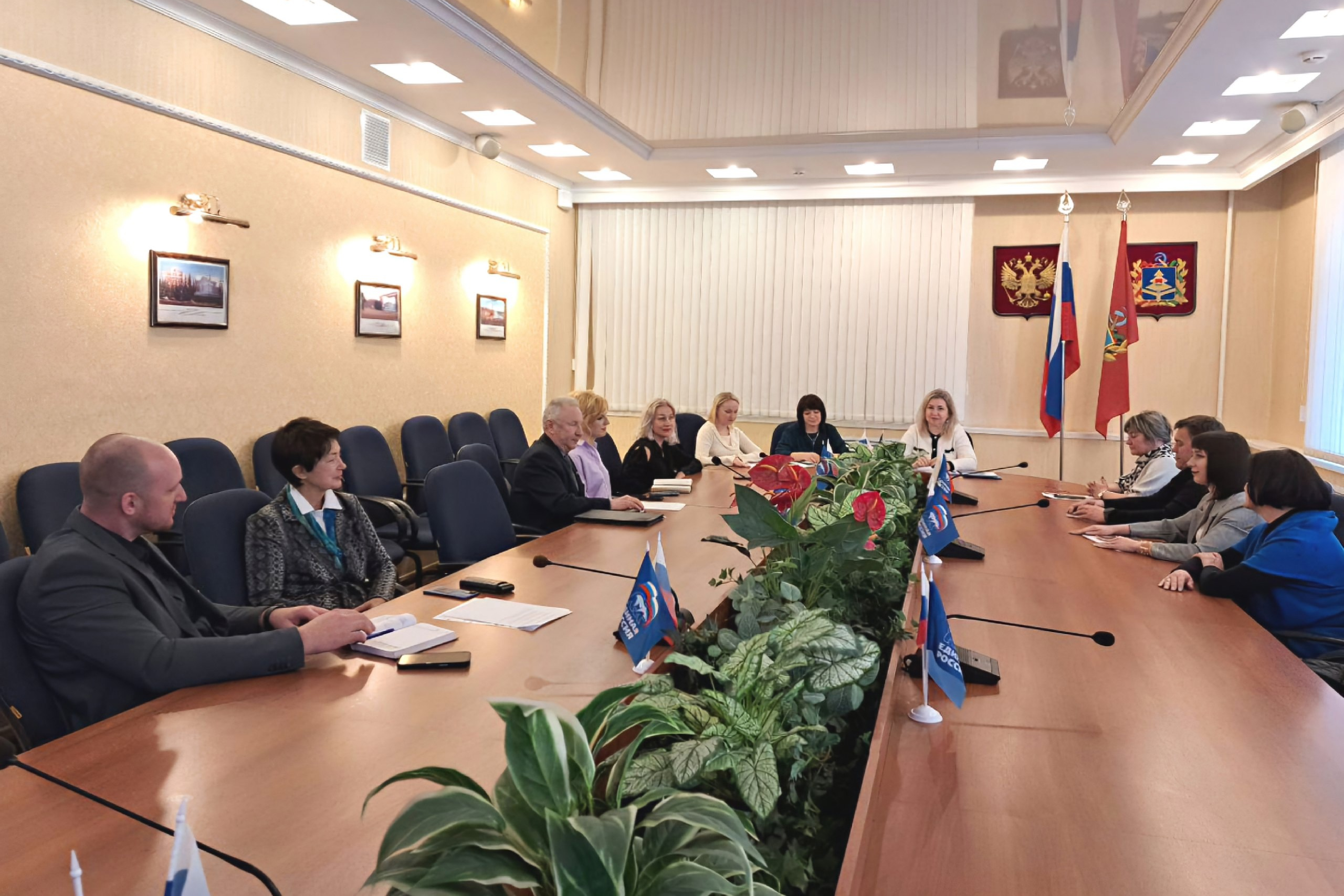 В региональном отделении партии «Единая Россия» прошло важное заседание общественного совета партийного проекта «Единая страна – доступная среда»